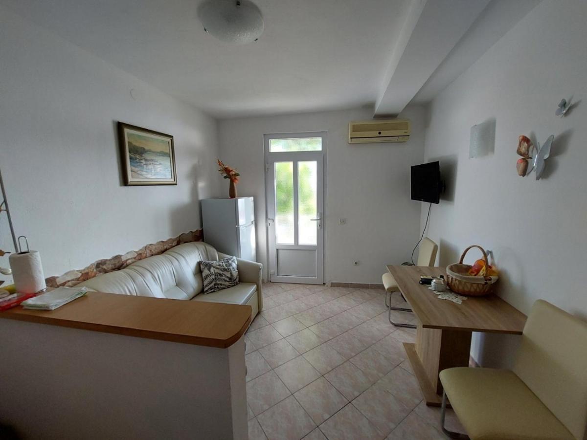 Apartments With A Parking Space Plat, Dubrovnik - 4776 Млини Екстериор снимка